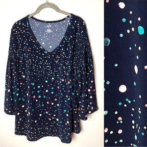 EVRI Blouse Plus Size 1X Top 3/4 Flare Sleeves V-Neck Stretch Navy Blue Dots